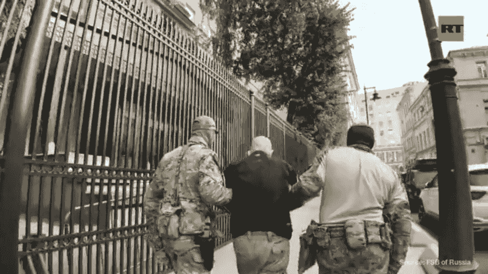 دستگیری تبعه مسکو به اتهام جاسوسی و ارتباط با تروریست‌ها توسط اف‌اس‌بی