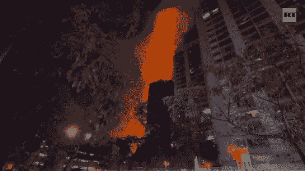 آتش‌سوزی مرگبار در آپارتمان‌بلندمرتبه هنگ‌کنگ؛ ده‌ها کشته (فیلم)