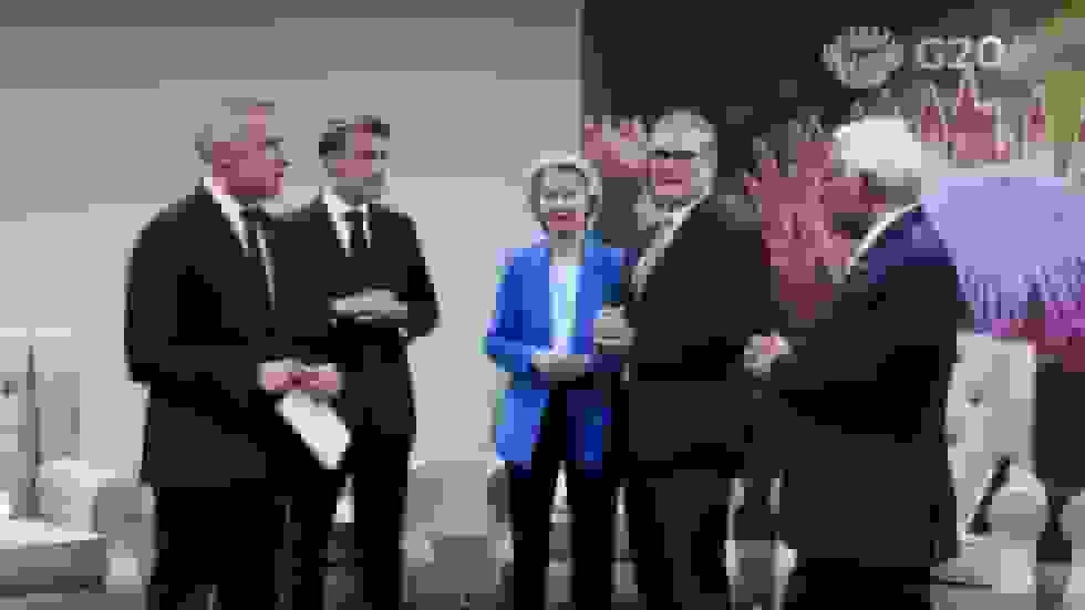 اروپا از خروج کامل آمریکا از درگیری اوکراین می‌ترسد – بلومبرگ