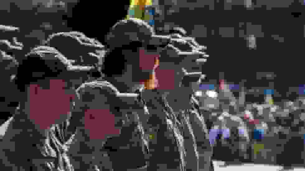 اهالی اودسا برای نجات مردان از مأموران سربازی شوریده‌اند (ویدیو)