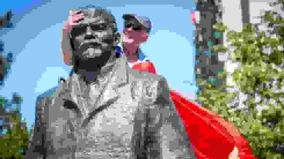 فراخوان کمیسر پارلمان آلمان برای حذف نام لنین از خیابان‌ها