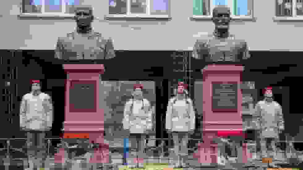 رونمایی از تندیس یادبود پسر مقتول مقام ارشد سیا در روسیه