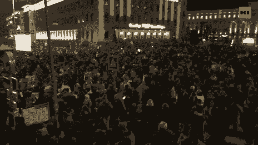 اعتراضات ضد فساد در بلغارستان آغاز شد (ویدیو)