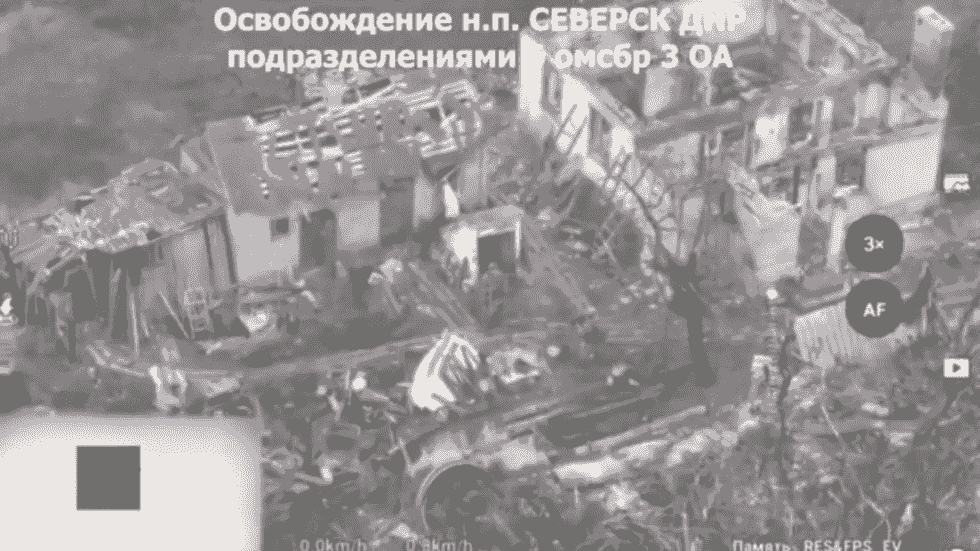 تماشا کنید: نیروهای روسی به غیرنظامیان در شهر تازه آزاد شده سورسک کمک می‌کنند