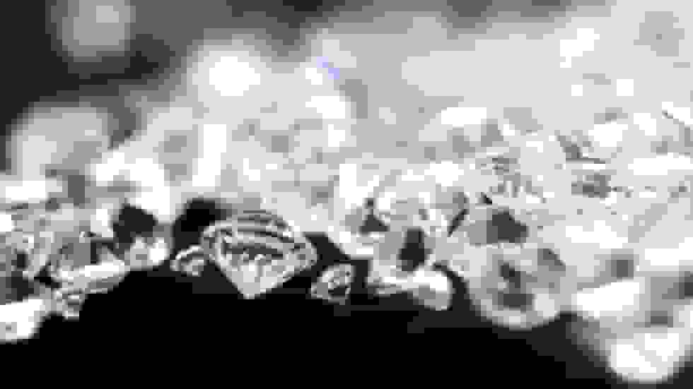 مسافر با ۱۱,۰۰۰ الماس در چمدان دستی در آلمان بازداشت شد