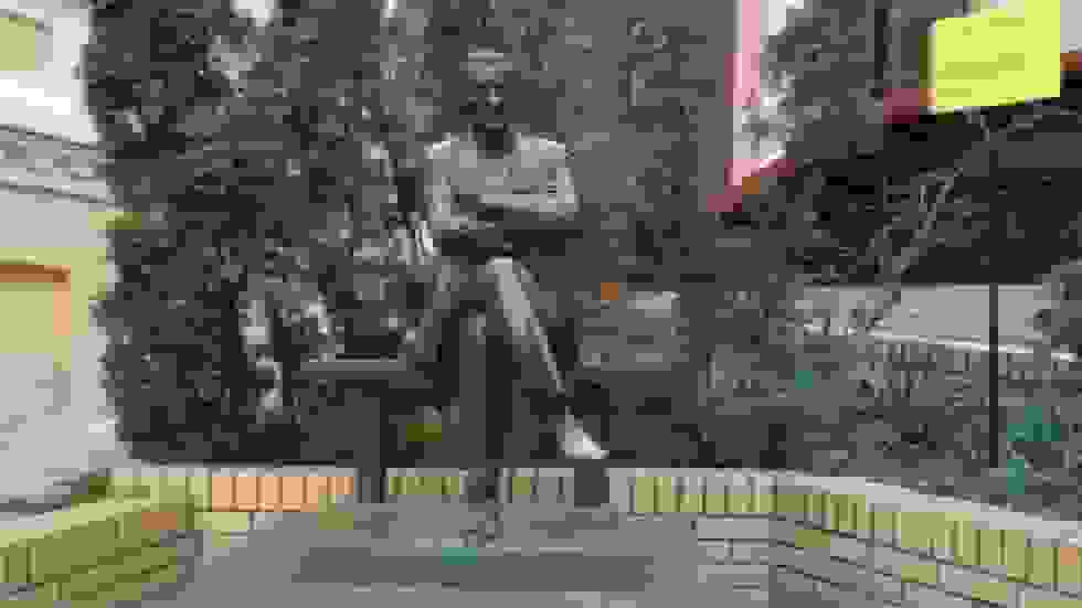 اوکراین در حال تخریب памят نویسنده افسانه ای متولد کیف