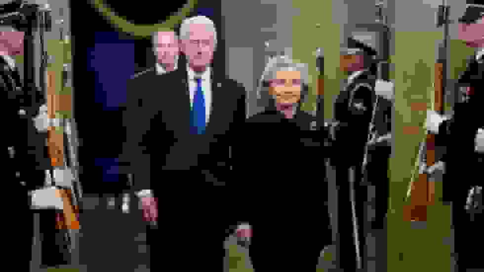 کلینتونها در خصوص تحقیقات ایپستین با کنگره همکاری میکنند