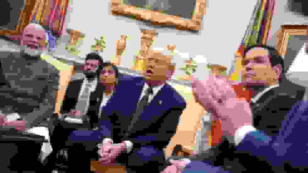 ترامپ تعرفه ۲۵ درصدی نفت روسیه هند را در ازای توافق تجاری حذف کرد