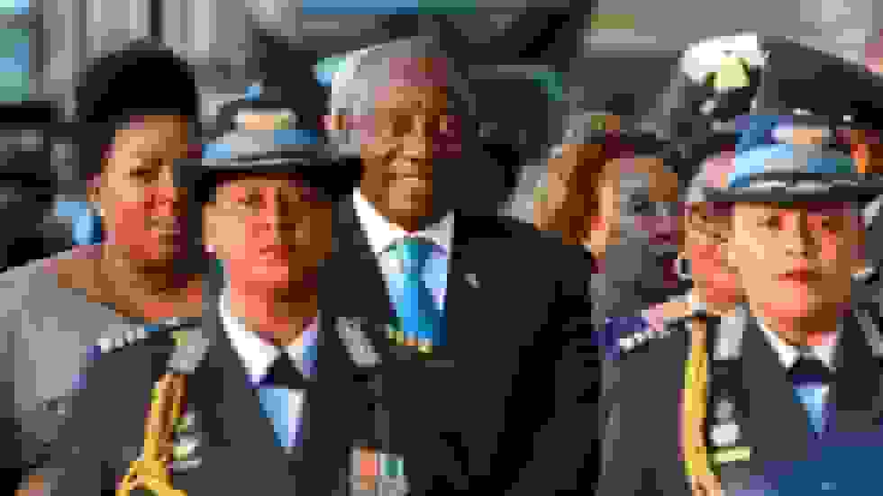 آفریقای جنوبی ارتش را برای مقابله با خشونت‌های باندی و معدن‌برداری غیرقانونی به کار می‌گیرد