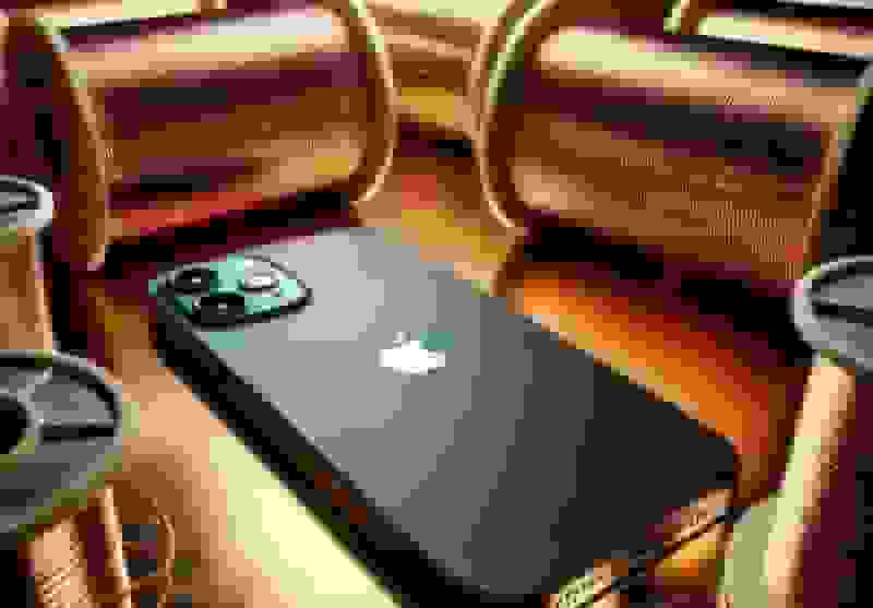 راهکار مهار آیفون‌های قاچاق با جایگزینی نرخ تالاردوم به جای سنا