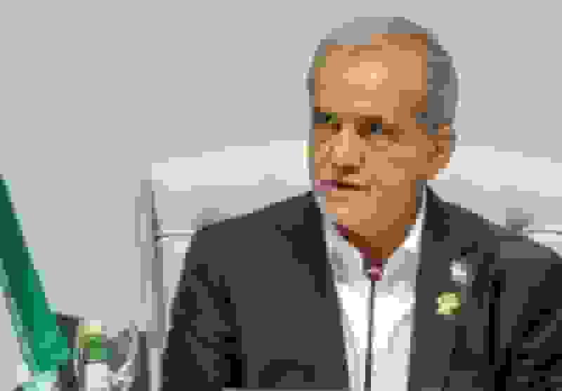 پزشکیان: مدیریت منابع آبی با انتقال صنایع آب‌بر به جنوب