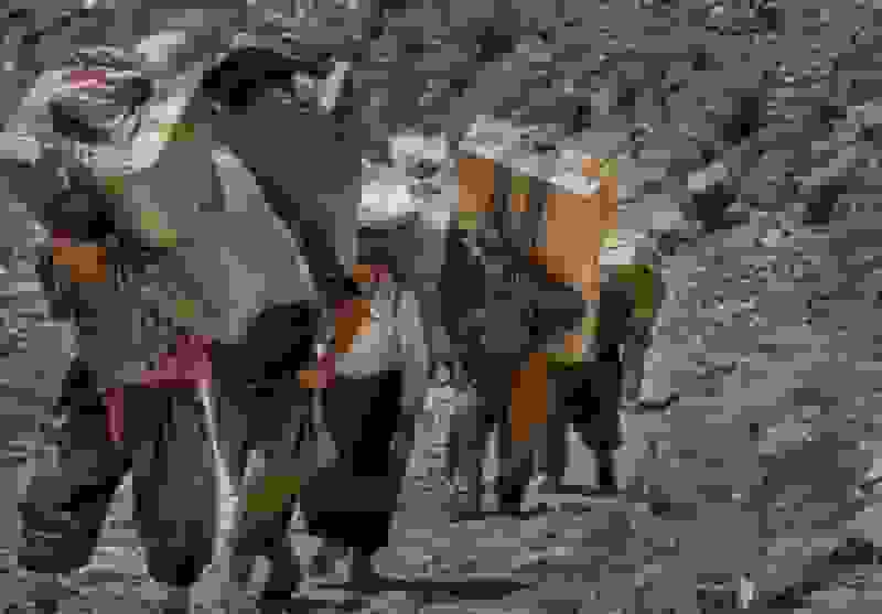 کولبری و ته‌لنجی؛ چالش‌های معیشتی و اقتصادی مرزنشینان