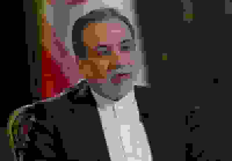 تکذیب سفر امشب عراقچی به عمان