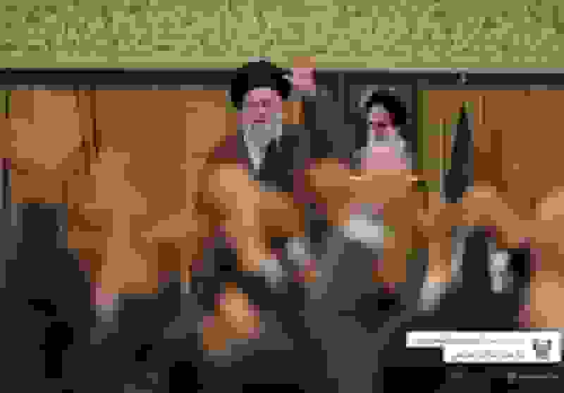 امام خامنه‌ای: تسخیر سفارت هویت حقیقی دولت آمریکا را روشن کرد