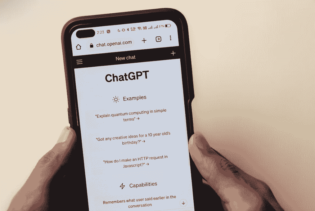 محققان تأیید کردند که چت‌بات‌های هوش مصنوعی بسیار چاپلوس هستند