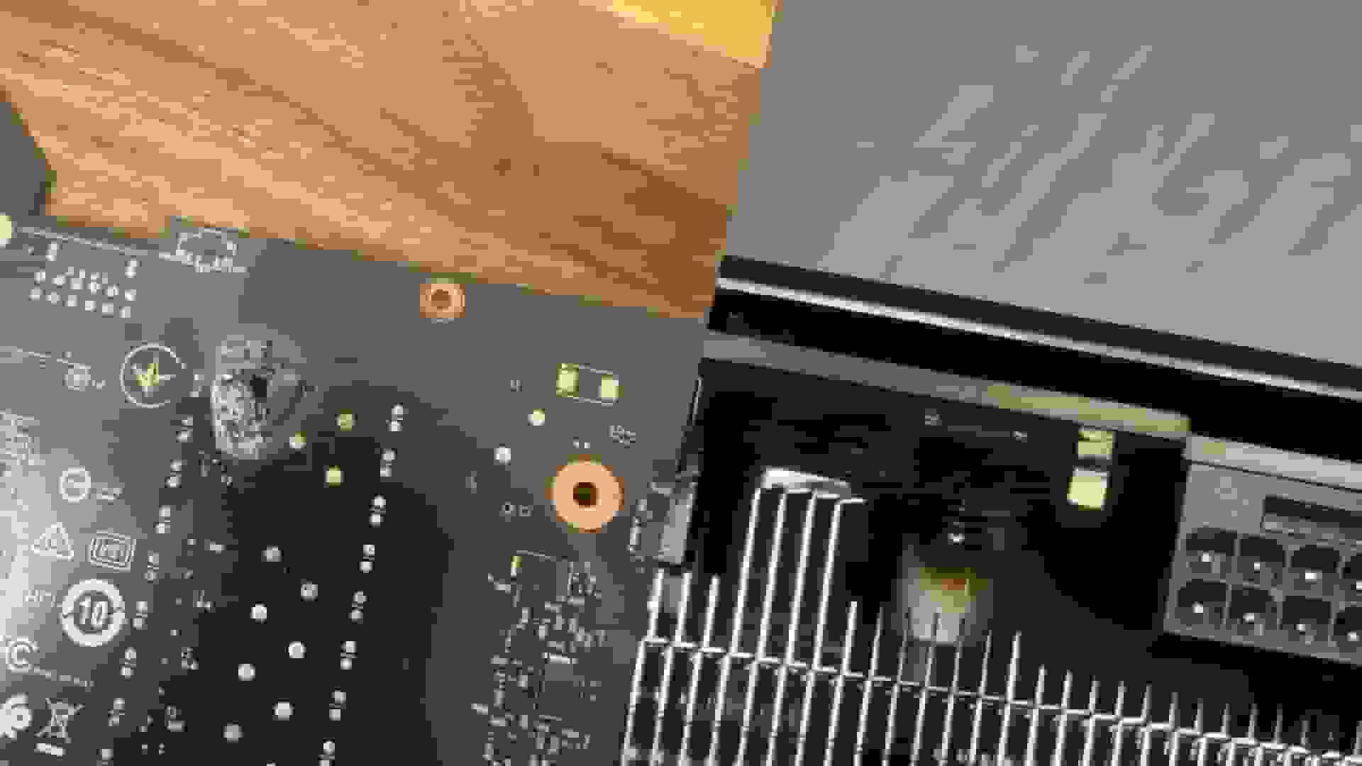 سوختگی شدید و ایجاد سوراخ در کارت گرافیک RTX 4080 Super