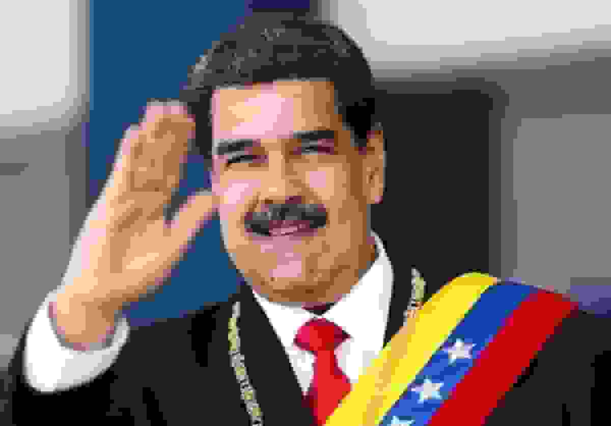 مادورو: ما به سوی صلح حرکت می‌کنیم، اما آماده دفاعیم