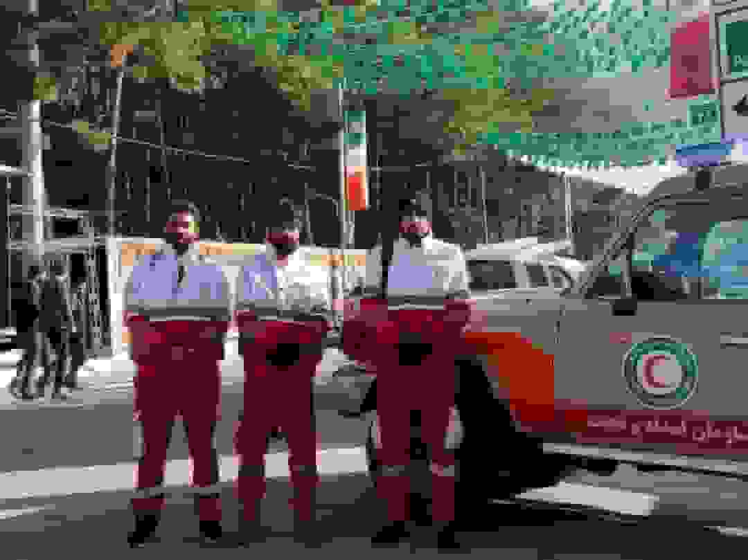 خدمت رسانی نیروهای هلال احمر کرمان به زائران حاج قاسم سلیمانی