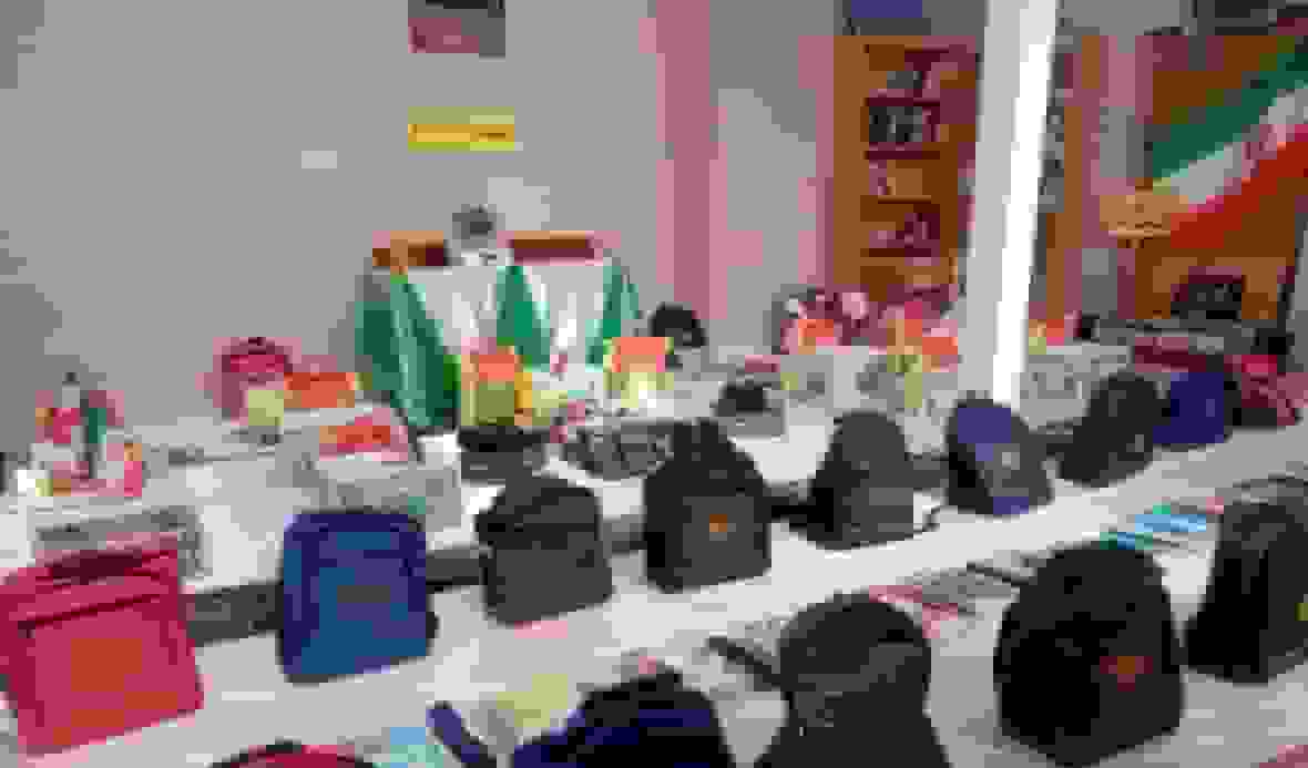 اهدای ۲ هزار کیف دستی به زنان و دختران نیازمند در شهرستان بدره ایلام