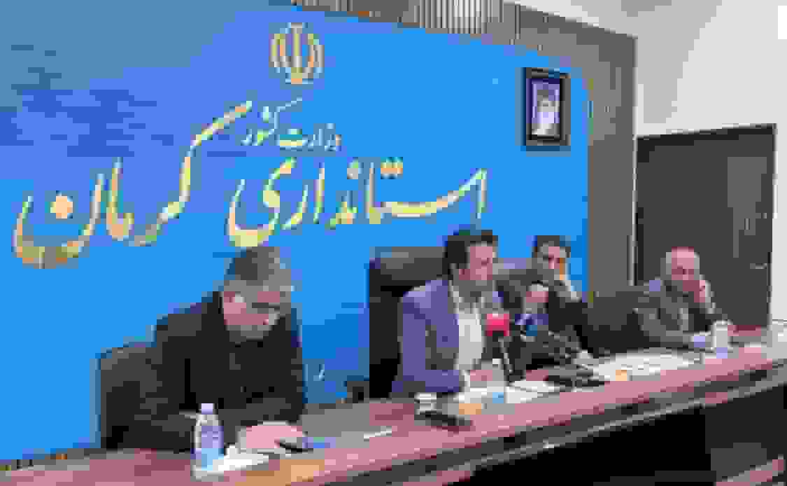 تداوم تلاش‌های علمی برای مهار آفات باغات گردو و خرما در کرمان