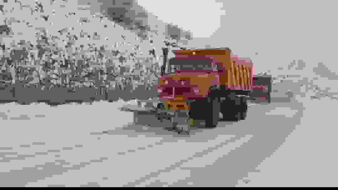 برف‌روبی ۸۰۰ کیلومتر از محور‌های مواصلاتی سرخه و مهدیشهر