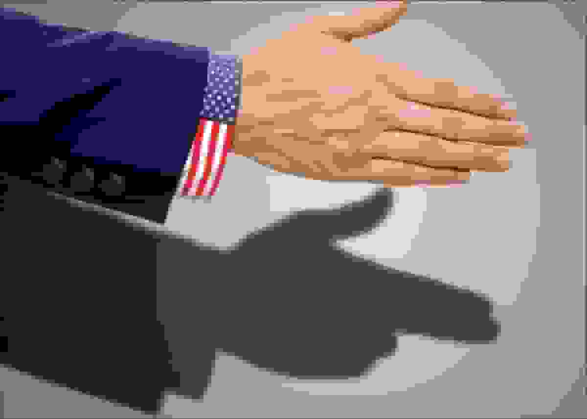 مذاکره امروز با آمریکا مسخره است