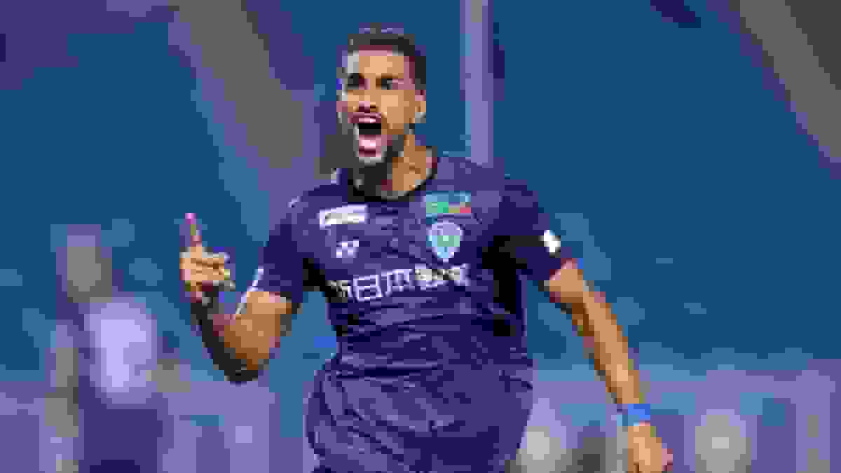 شهاب زاهدی آماده درخشش در فصل جدید جی‌لیگ با آویسپا فوکوکا