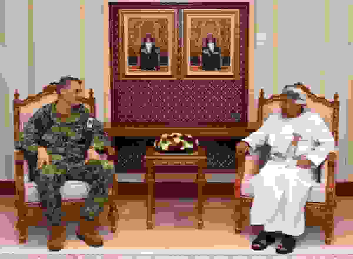 دیدار فرمانده نیروی دریایی سنتکام با مقامات عمانی