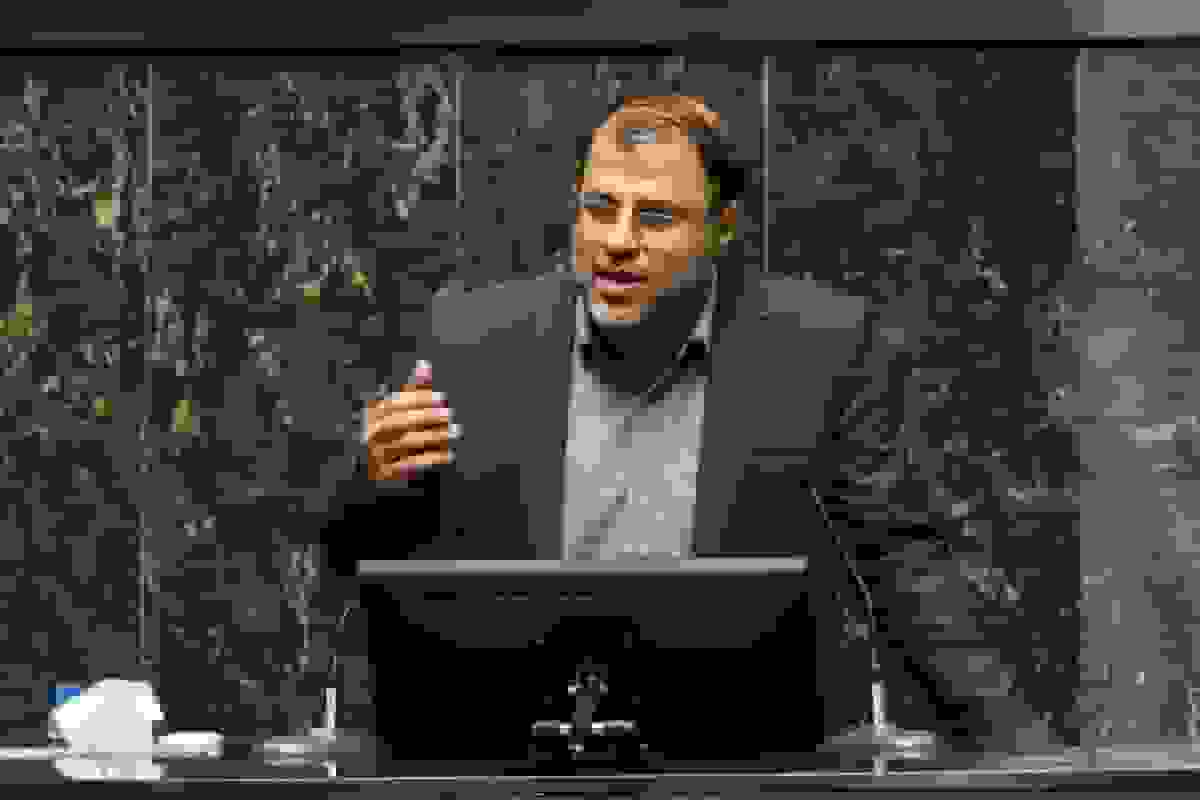 ظهوریان: با تورم ۶۰ درصدی مواجهیم؛ کالابرگ راه حل نیست