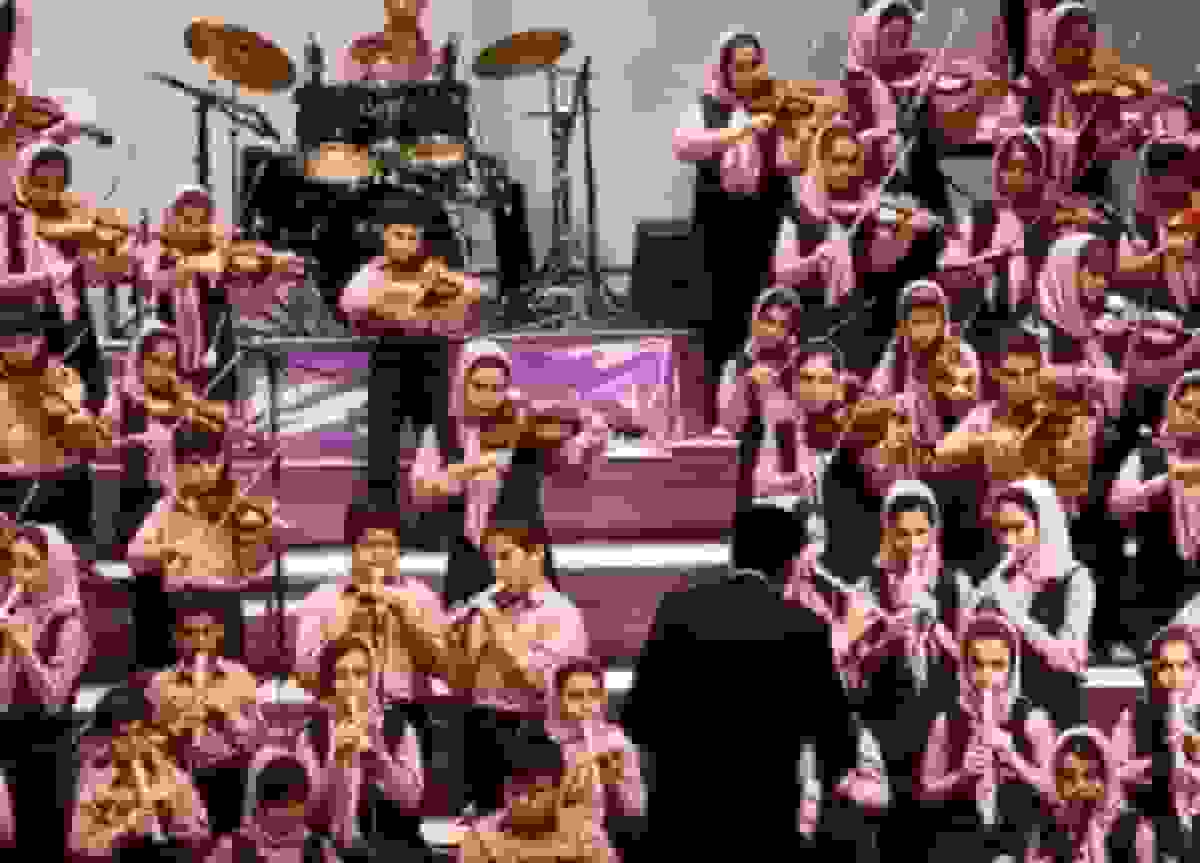 روشن شدن چراغ اجراهای موسیقی فجر با کودکان و نوجوانان