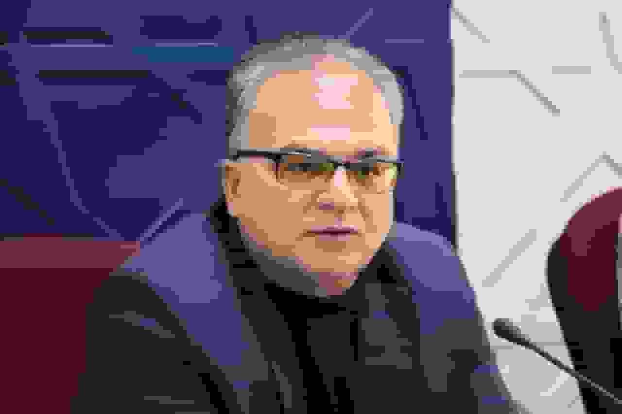 فرماندار سمنان: خواستار برخورد قاطع با گران‌فروشی و ساماندهی کالاهای اساسی شد