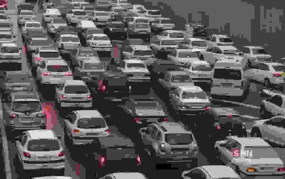 ترافیک سنگین در بزرگراه‌های همت و نواب تهران