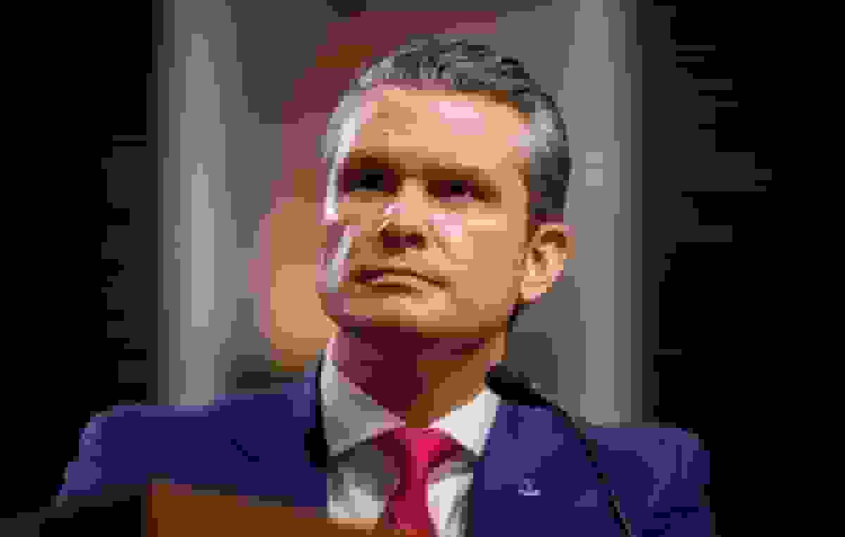 ادعای وزیر جنگ آمریکا در مورد رویکرد ترامپ نسبت به ایران