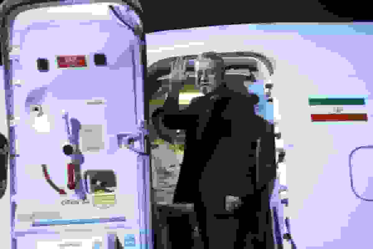 لاریجانی پس از پایان مذاکرات دوحه را به مقصد ایران ترک کرد