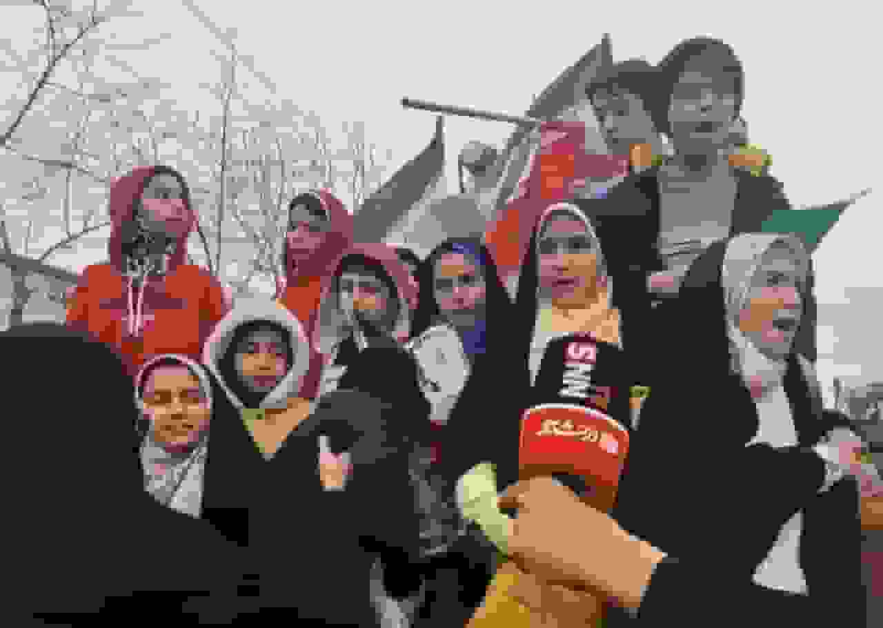 پیام کودکان انقلابی شهرکرد به رئیس جمهور آمریکا در ۲۲ بهمن