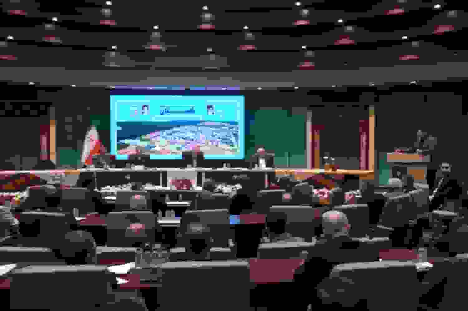 مردم نیازمند صداقت و مدیران کم‌هزینه هستند