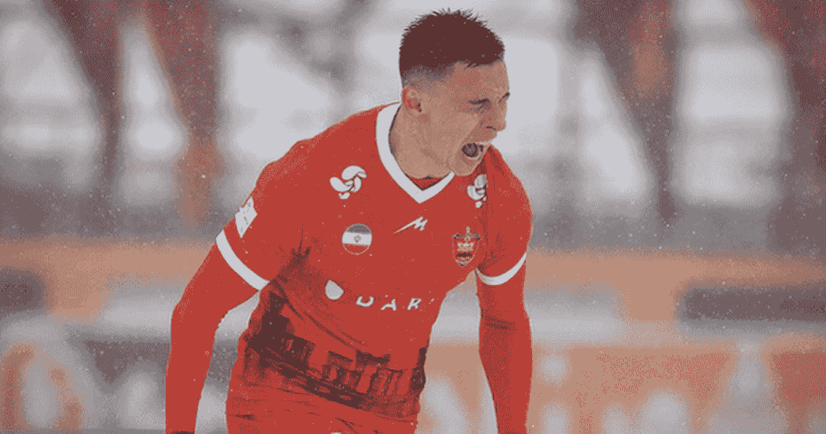 فیلم سوپرگل پرسپولیس به گل گهر توسط سرگیف از پشت محوطه جریمه