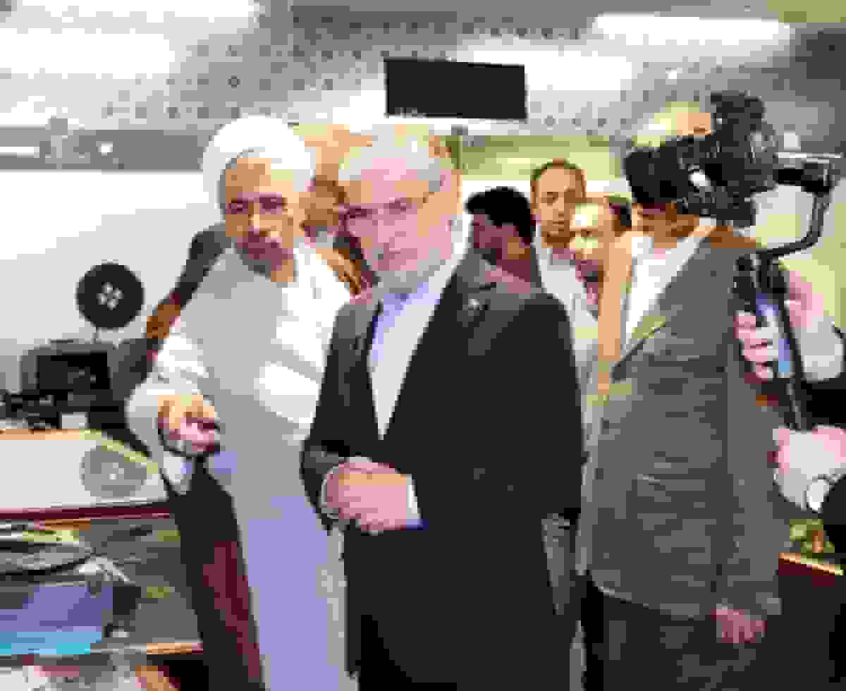 بازدید وزیر علوم از کتابخانه مرکزی دانشگاه تهران