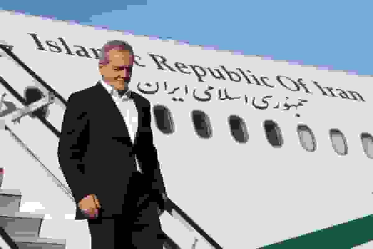 ورود رئیس جمهور به هرمزگان و دیدار با مسئولان استانی