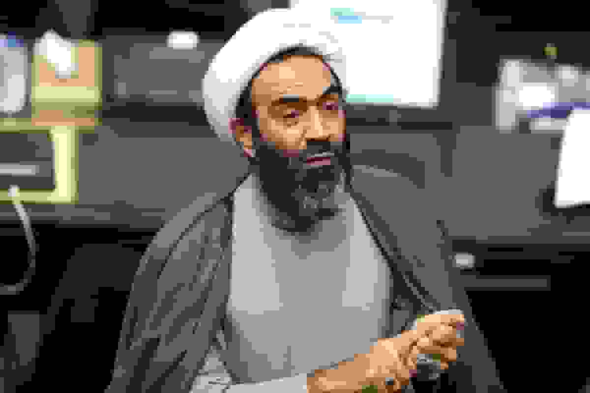 نقدعلی: از خون برادر شهیدت خجالت بکش / ولنگاری ناامنی میآورد