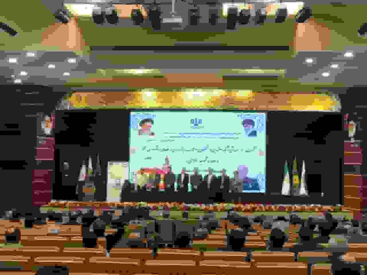 هم‌اندیشی معتمدان و نخبگان اصناف کشور در مشهد