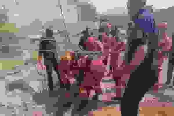 نجات معجزهآسای جوان از چاه ۱۲ متری در خیابان دماوند تهران