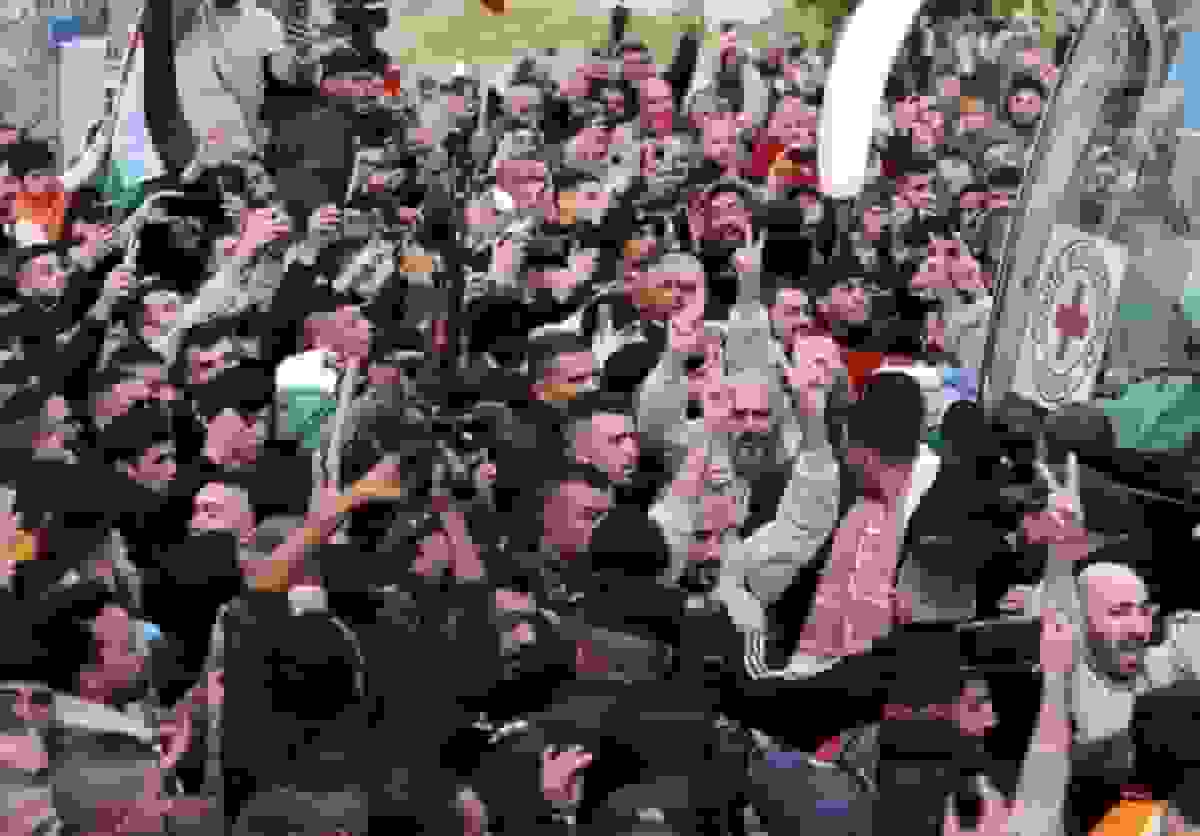 ورود اولین اتوبوس حامل آزادگان فلسطینی به رامالله