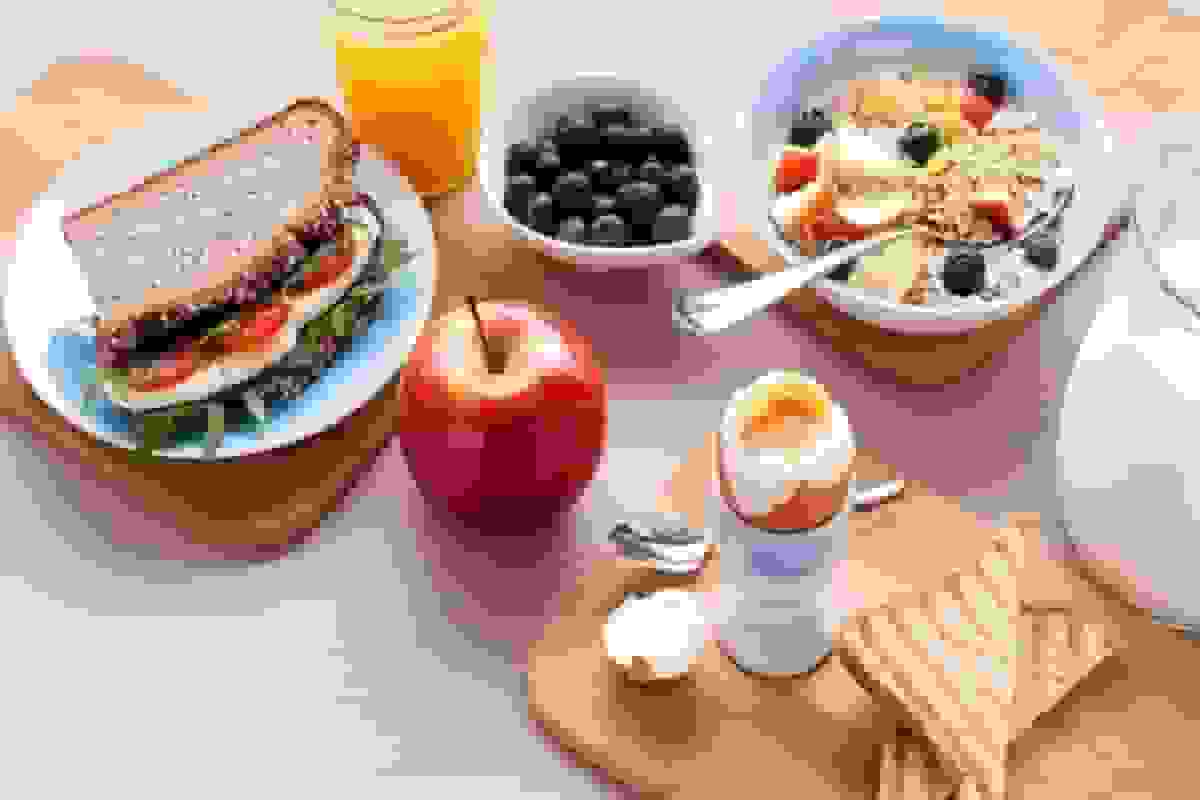 صبحانه؛ کلید انرژی روزانه یا عامل خواب‌آلودگی؟