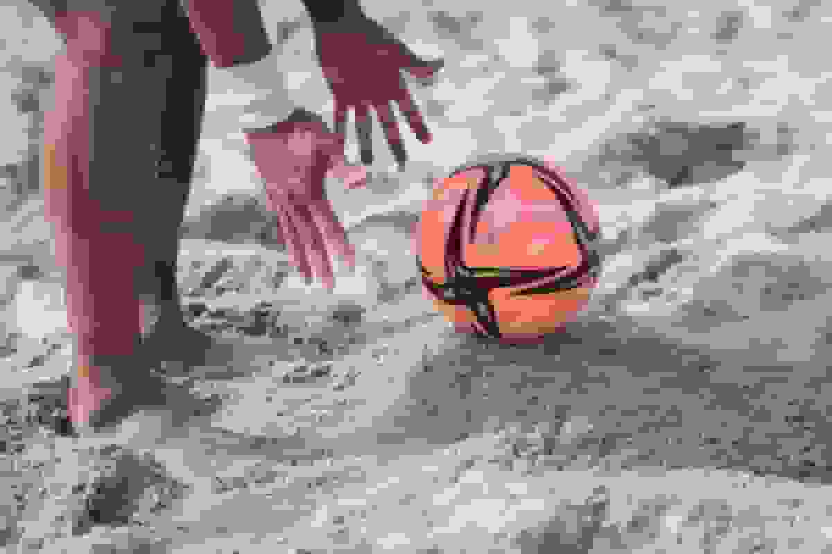 نماینده هرمزگان با برد چادر ملو در صدر جدول لیگ برتر فوتبال ساحلی قرار گرفت