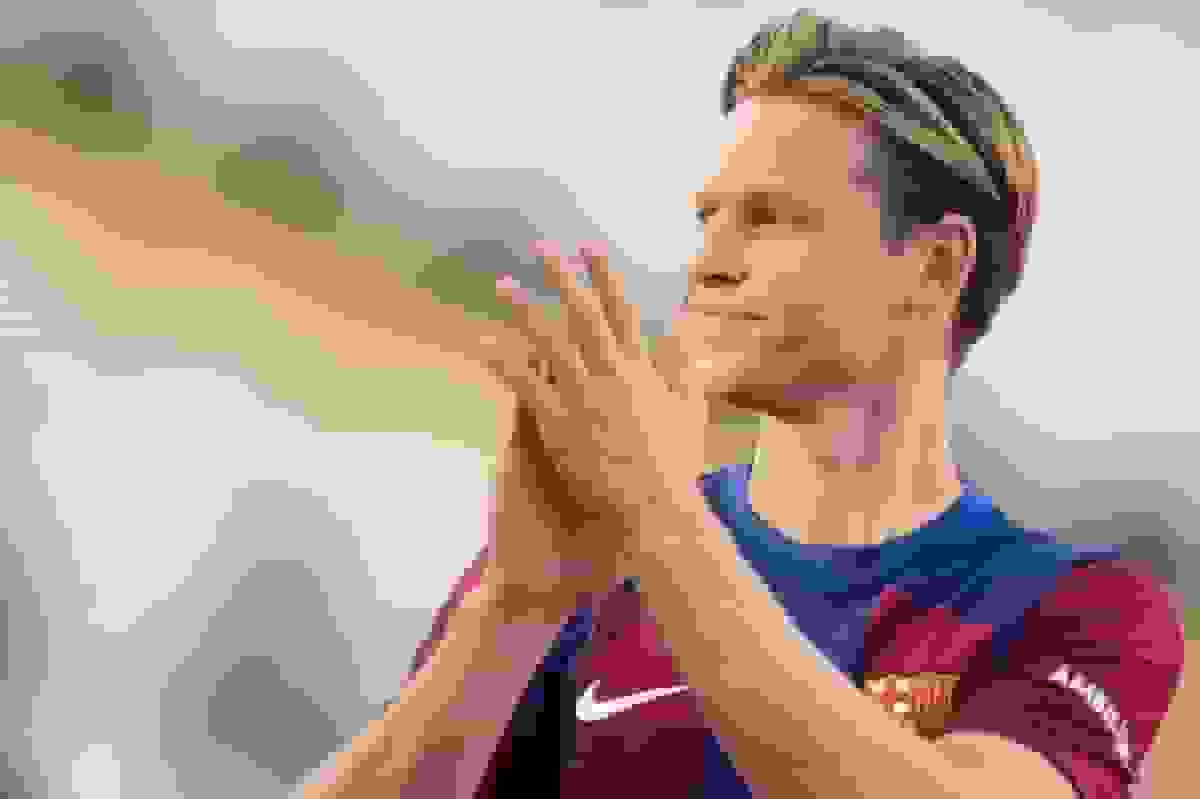 تمدید قرارداد فرنکی دیونگ، ستاره بارسلونا