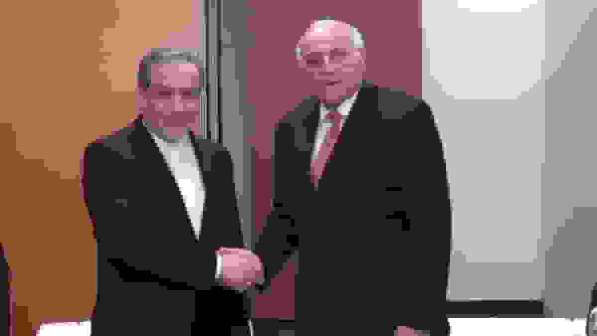 دیدار عراقچی با وزیر امور خارجه الجزایر در حاشیه نشست عدم‌تعهد