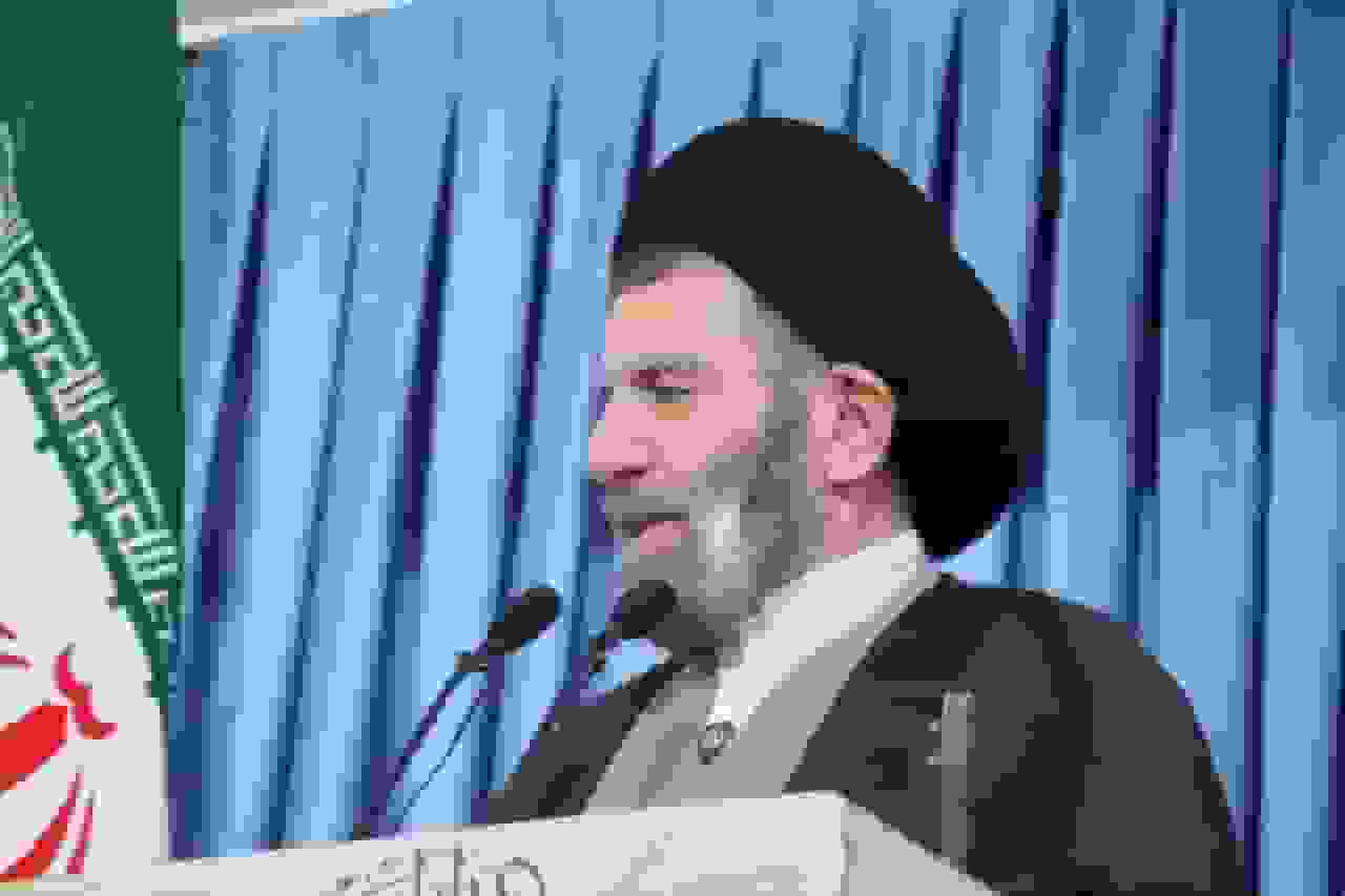 گره‌گشایی از کار مردم نورانیت قبر را افزایش می‌دهد