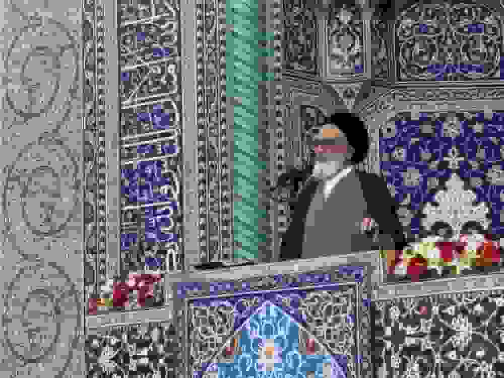 امام جمعه قم: آمریکا با نقاب صلح به دنبال تحمیل حقارت ملت‌هاست