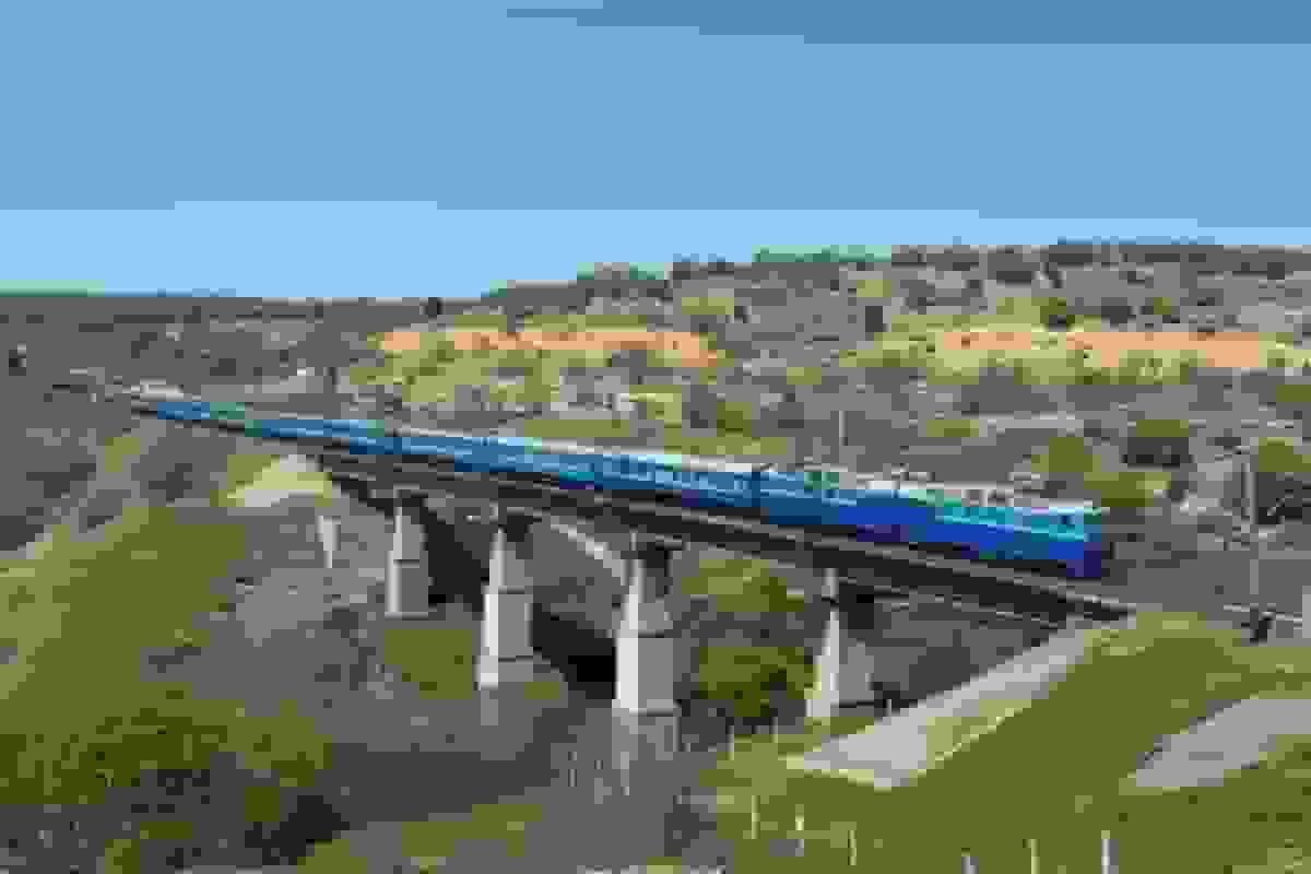 راه‌آهن رشت-آستارا به نیمه راه رسید